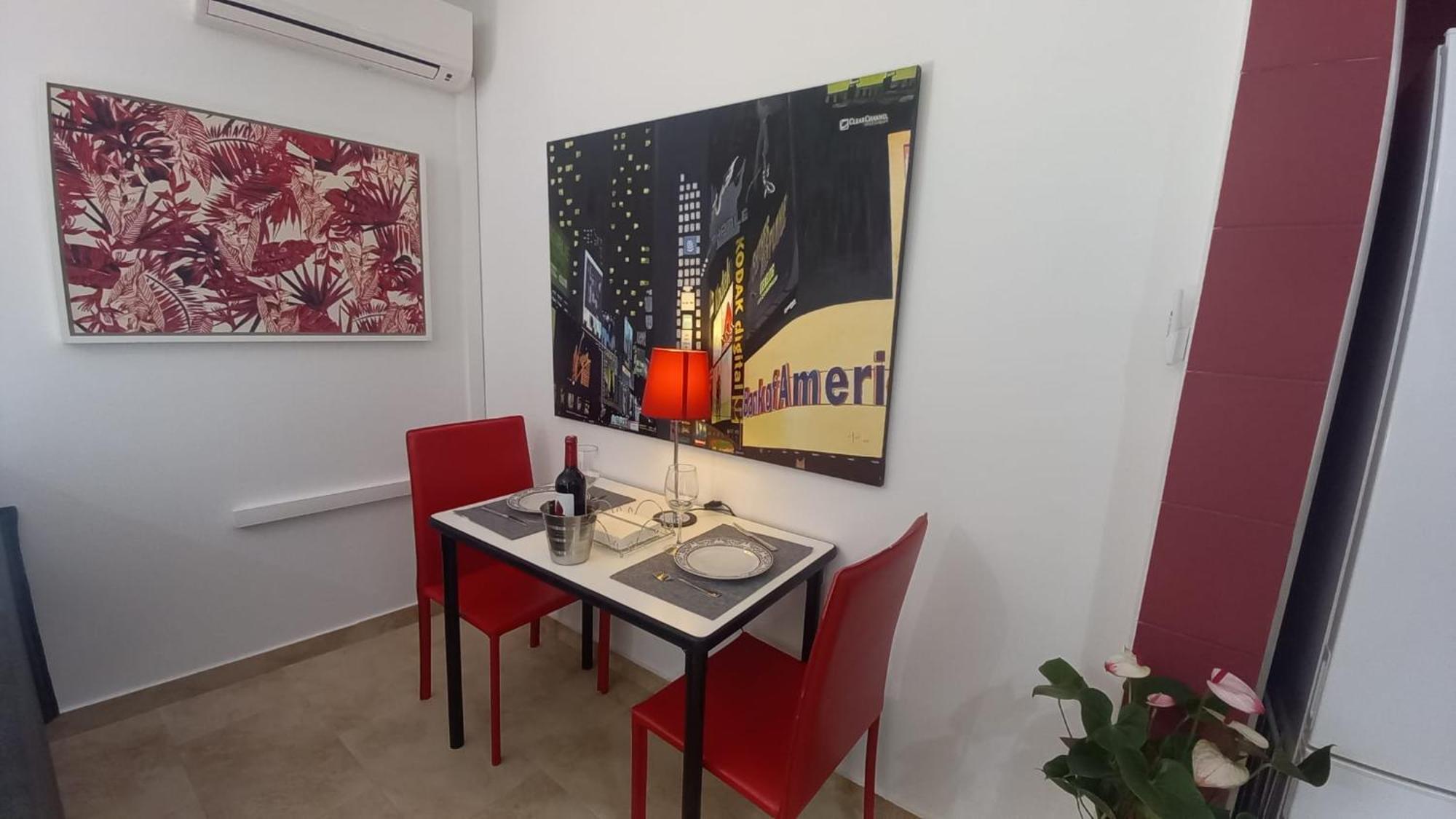 El Estudio De Mariposas,sofa Cama , Cocina Y Bano * Partida de La Canada